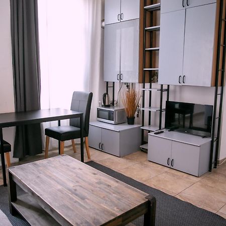 Color Apartments Street Blanari 12 Bucureşti Ngoại thất bức ảnh