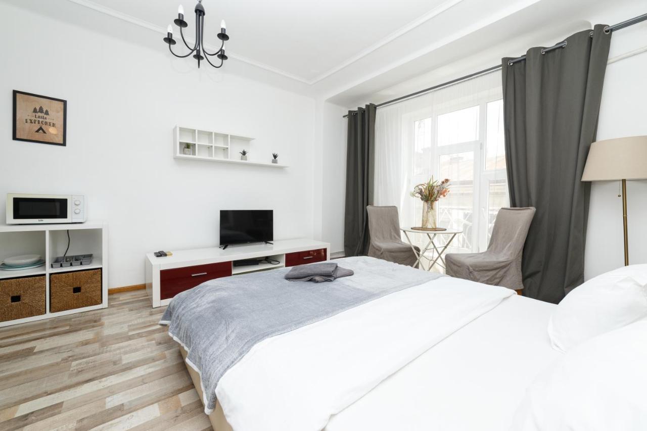 Color Apartments Street Blanari 12 Bucureşti Ngoại thất bức ảnh
