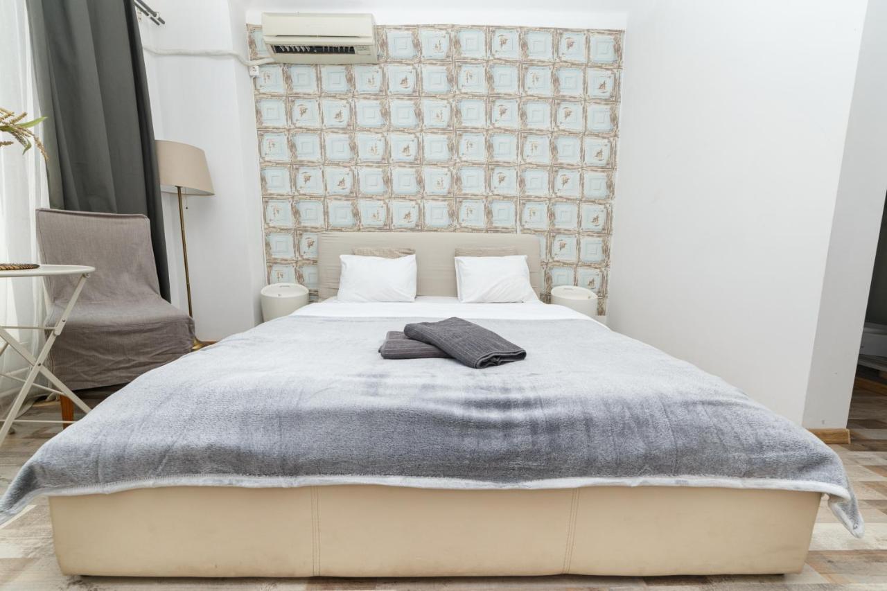 Color Apartments Street Blanari 12 Bucureşti Ngoại thất bức ảnh
