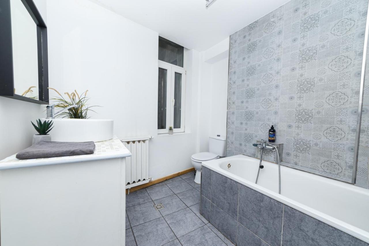 Color Apartments Street Blanari 12 Bucureşti Ngoại thất bức ảnh