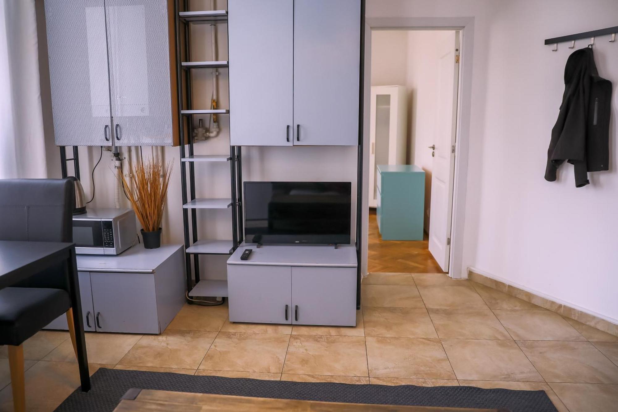 Color Apartments Street Blanari 12 Bucureşti Ngoại thất bức ảnh