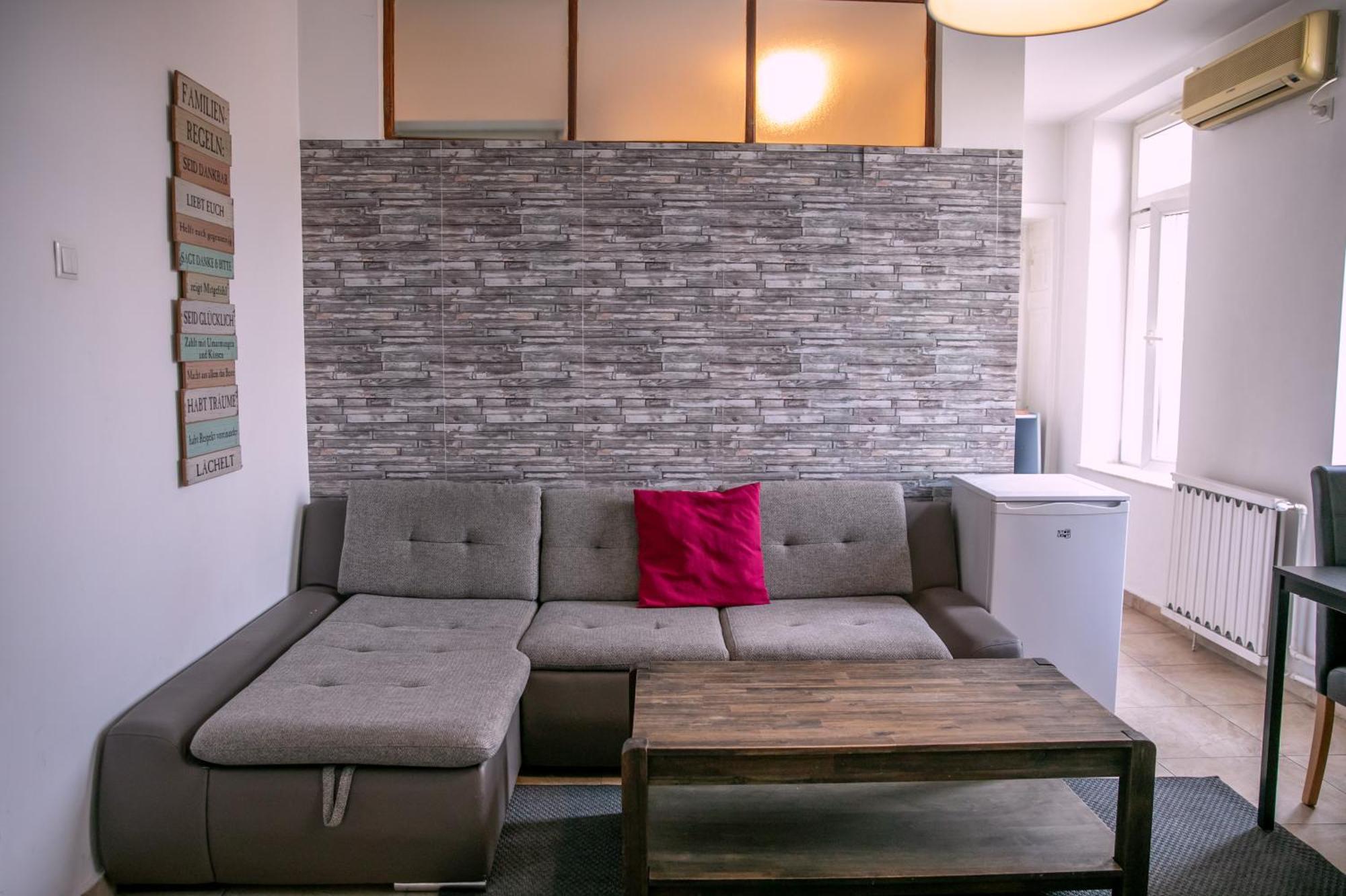 Color Apartments Street Blanari 12 Bucureşti Ngoại thất bức ảnh